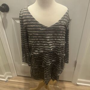 One World Top M Shirt Gray Striped Layered Wrap V Neck Shirt 3/4 Sleeve Women’s